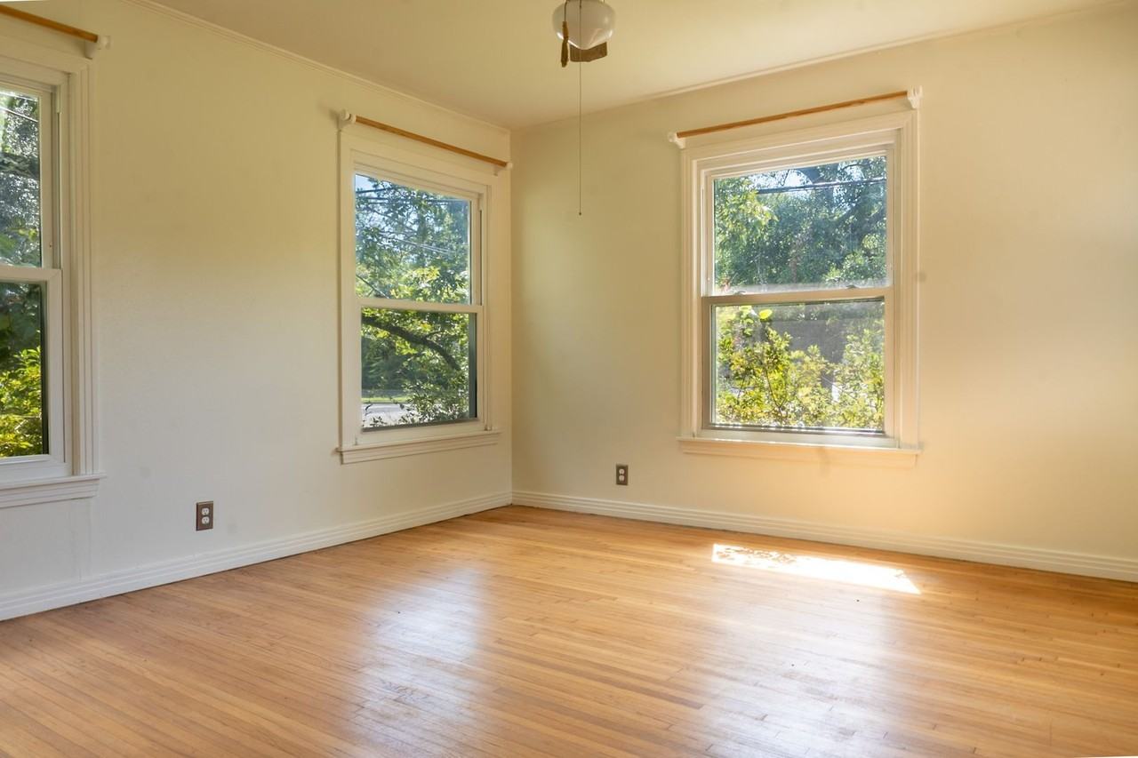 2444 Sunnybrook Dr - Photo 5 of 13