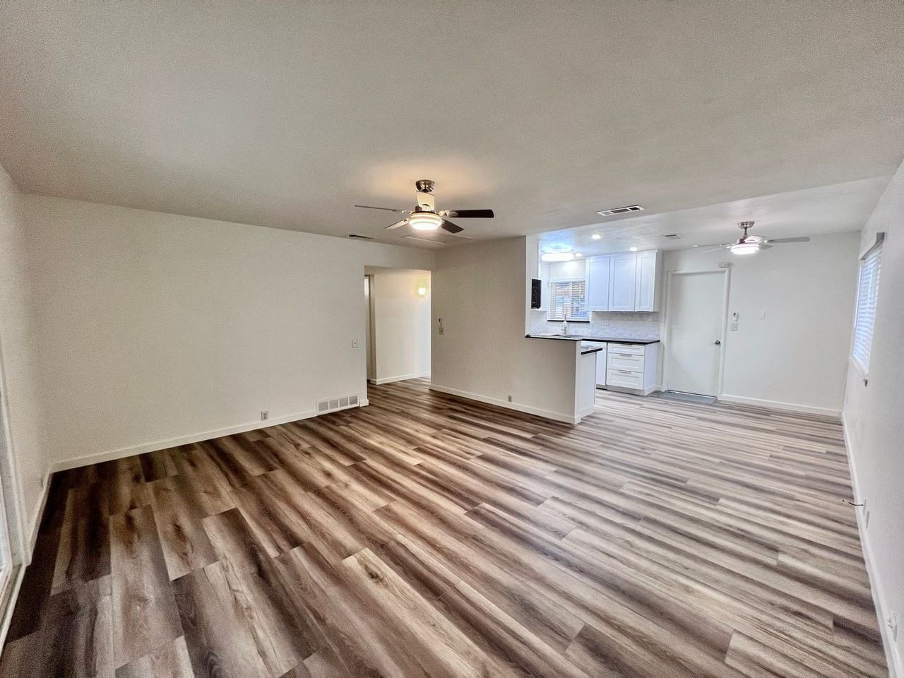 1653 E Paul Ave - Photo 3 of 17