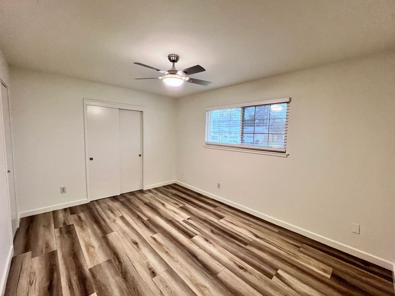 1653 E Paul Ave - Photo 4 of 17