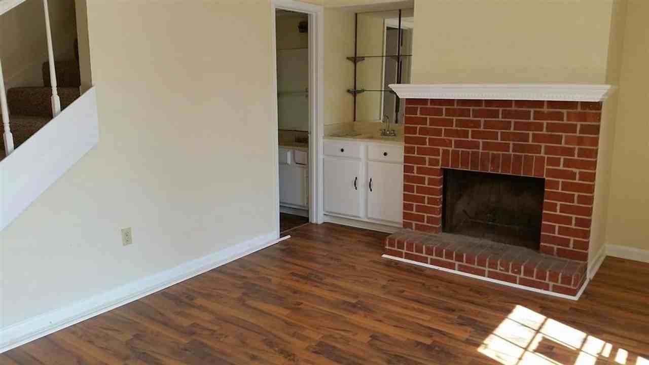 900 Whitworth St - Photo 3 of 5