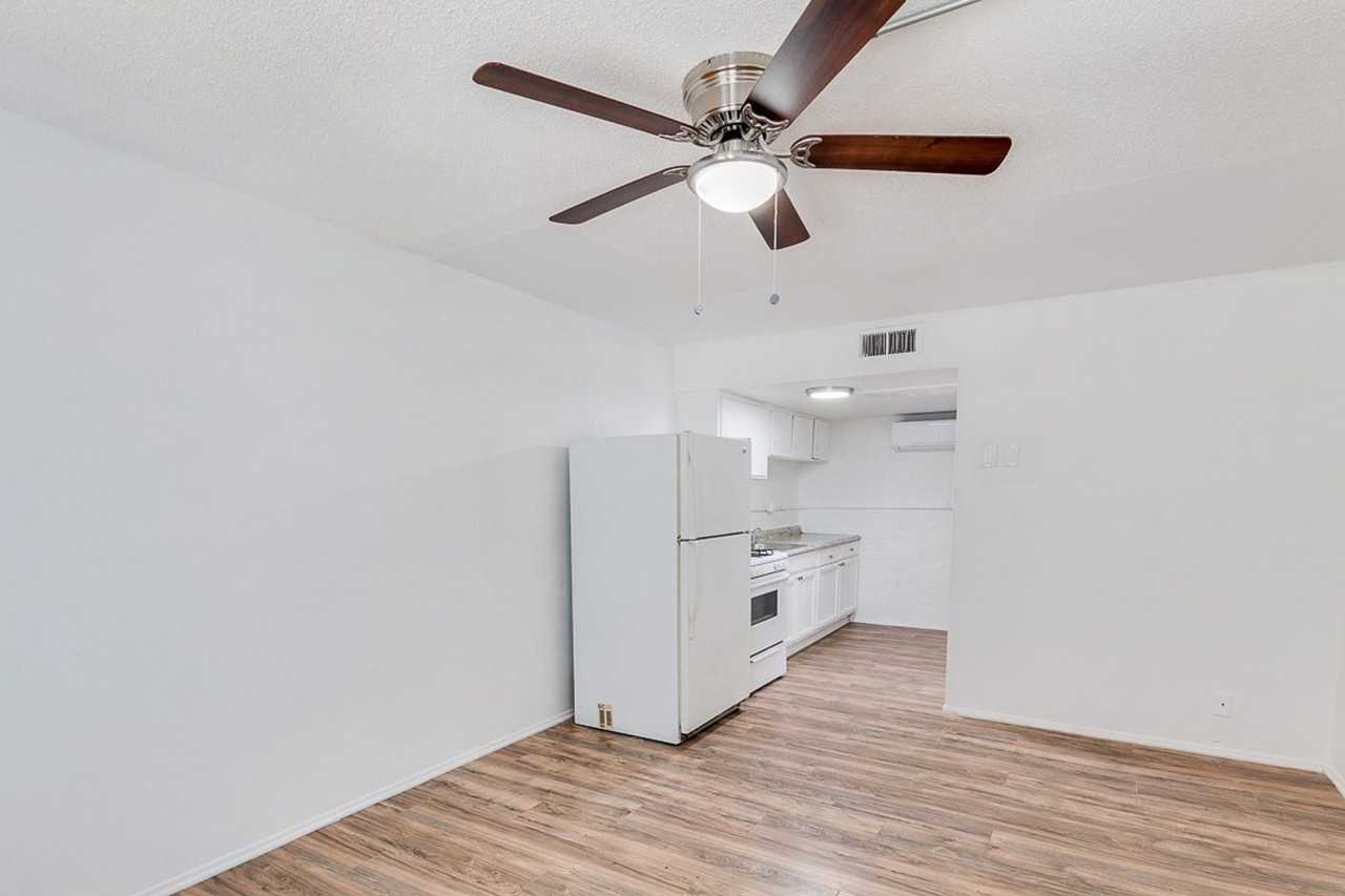 3319 North 32nd Street - Photo 2 of 4