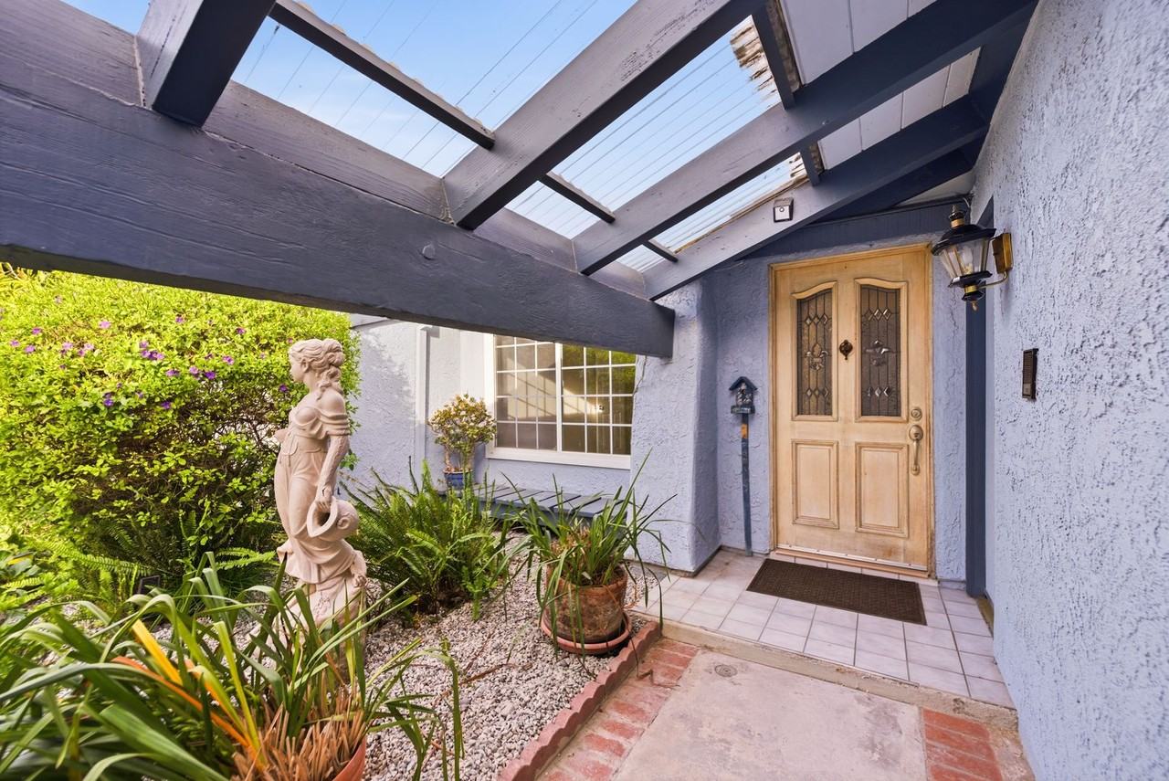 1724 Eagle Peak Ave - Photo 2 of 40