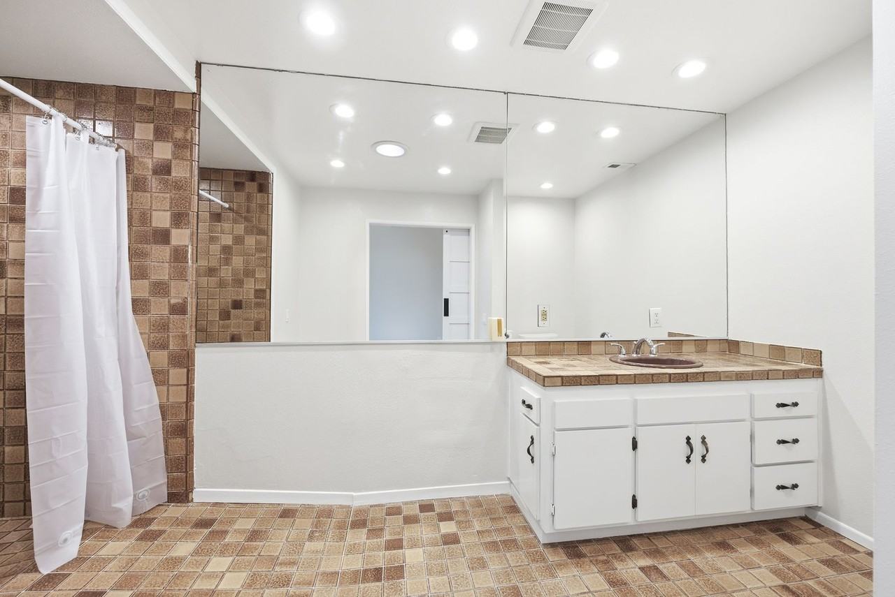 1724 Eagle Peak Ave - Photo 5 of 40