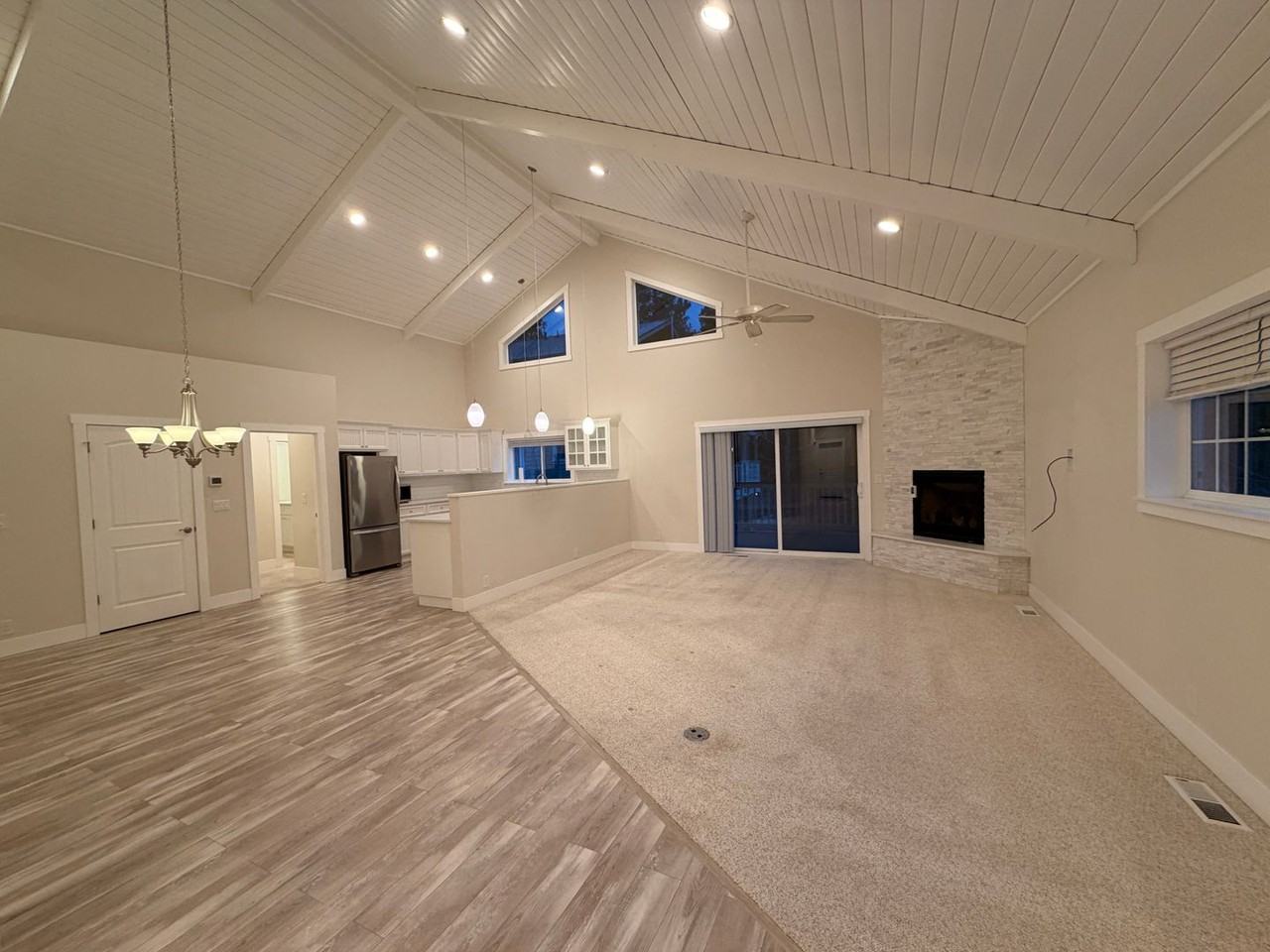 1843 Ne Ellamae Pl - Photo 5 of 32