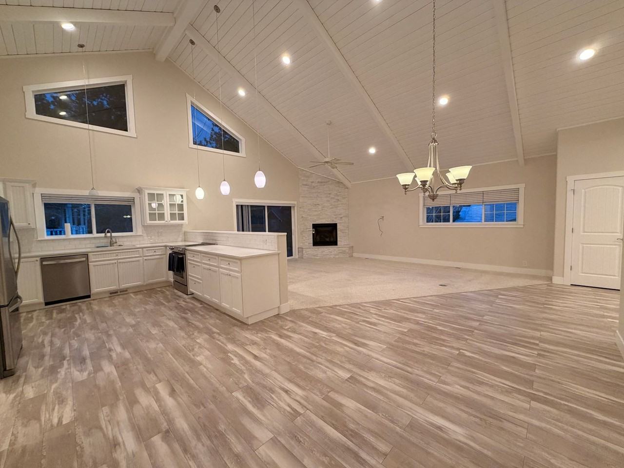 1843 Ne Ellamae Pl - Photo 7 of 32