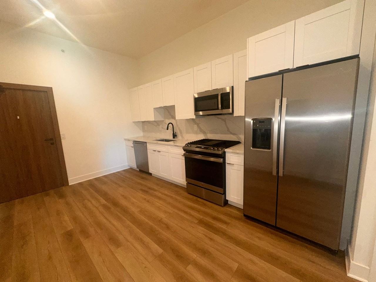 195 Main St - Photo 3 of 11