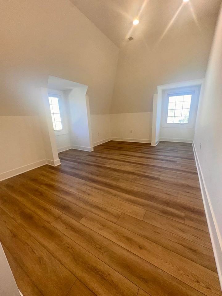 195 Main St - Photo 7 of 11