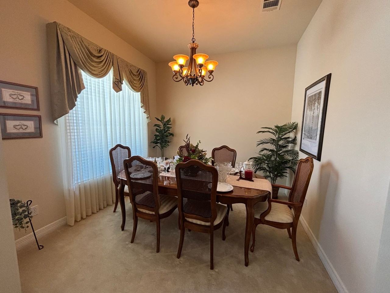 215 Avondale Ln - Photo 3 of 18