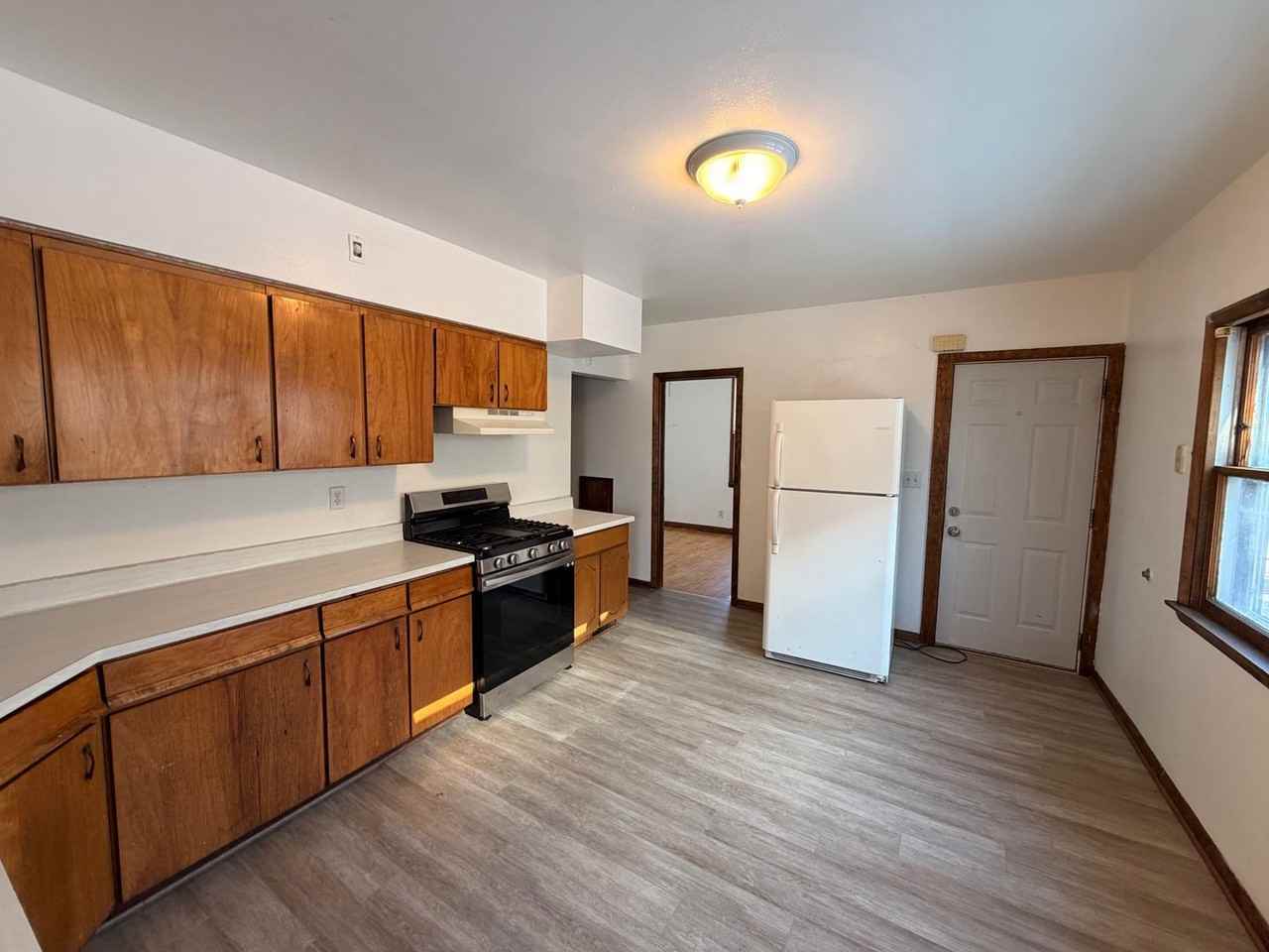 3232 N Bartlett Ave - Photo 2 of 8