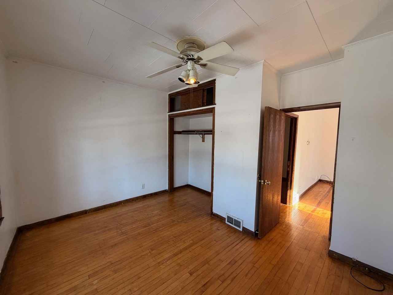 3232 N Bartlett Ave - Photo 4 of 8