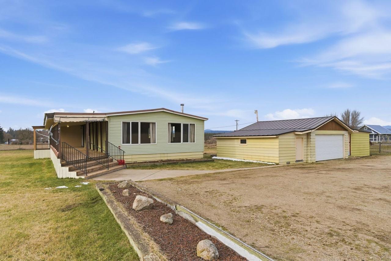 8202 E Elk To Highway Rd - Photo 2 of 33