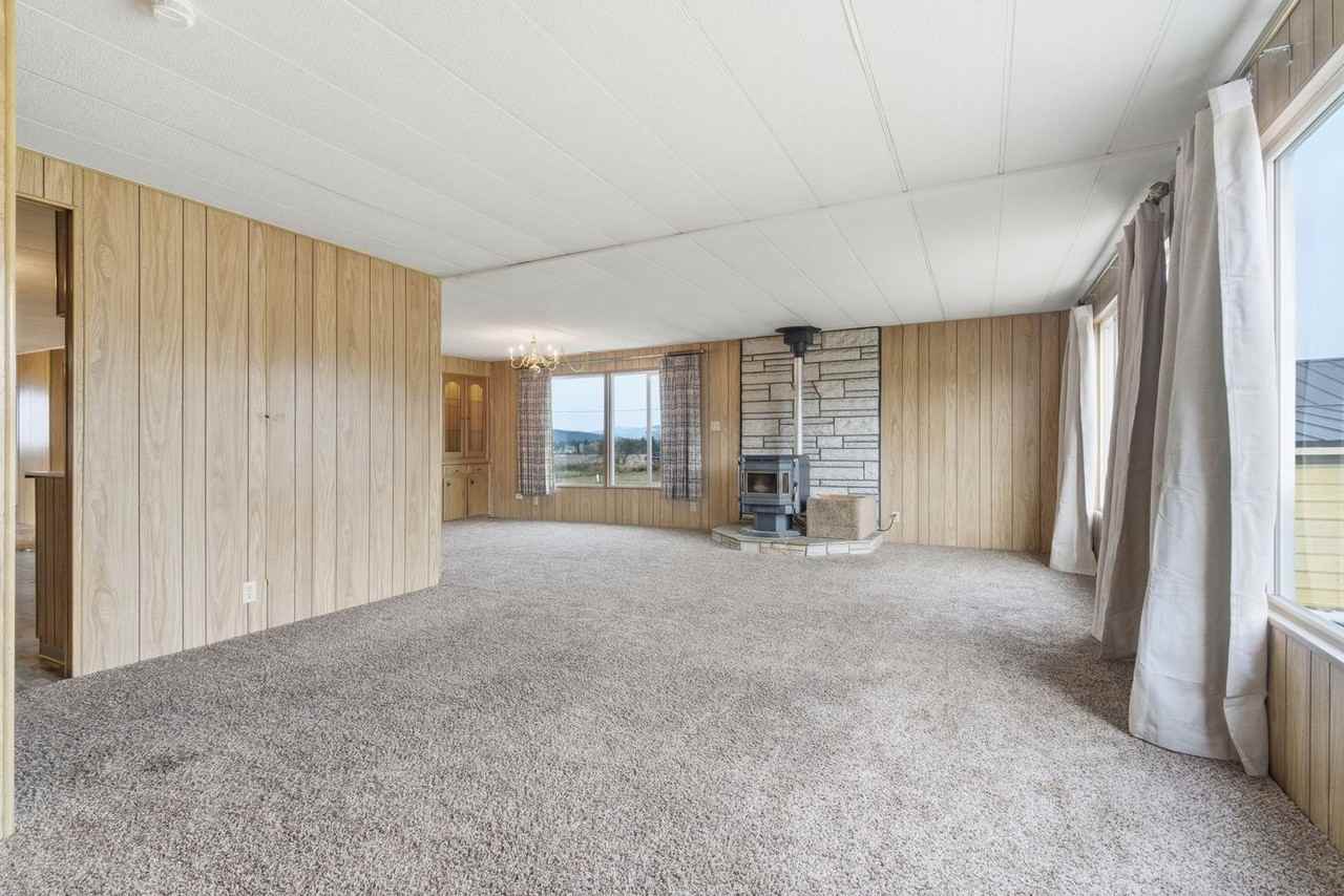 8202 E Elk To Highway Rd - Photo 4 of 33