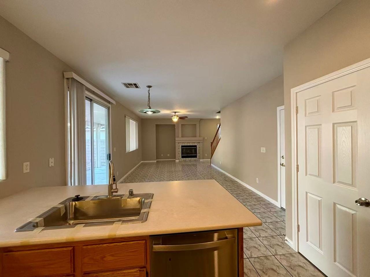 8290 Golden Cypress Ave - Photo 5 of 23