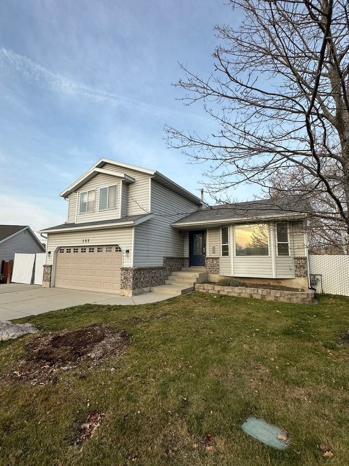 102 W 5885 S - Photo 2 of 50