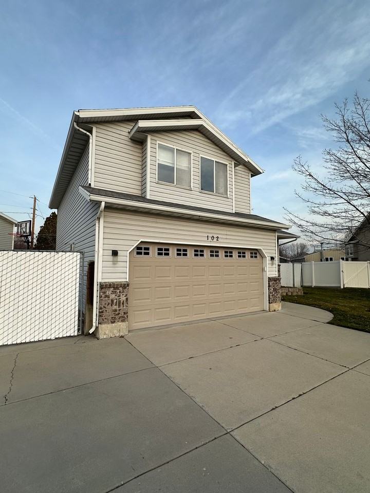 102 W 5885 S - Photo 3 of 50