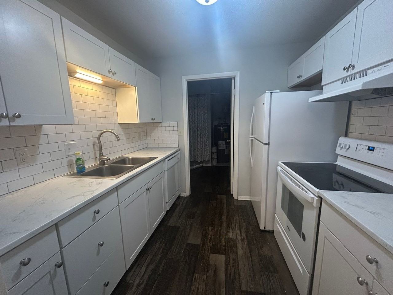 2250 Sunderland Rd #20B - Photo 2 of 8