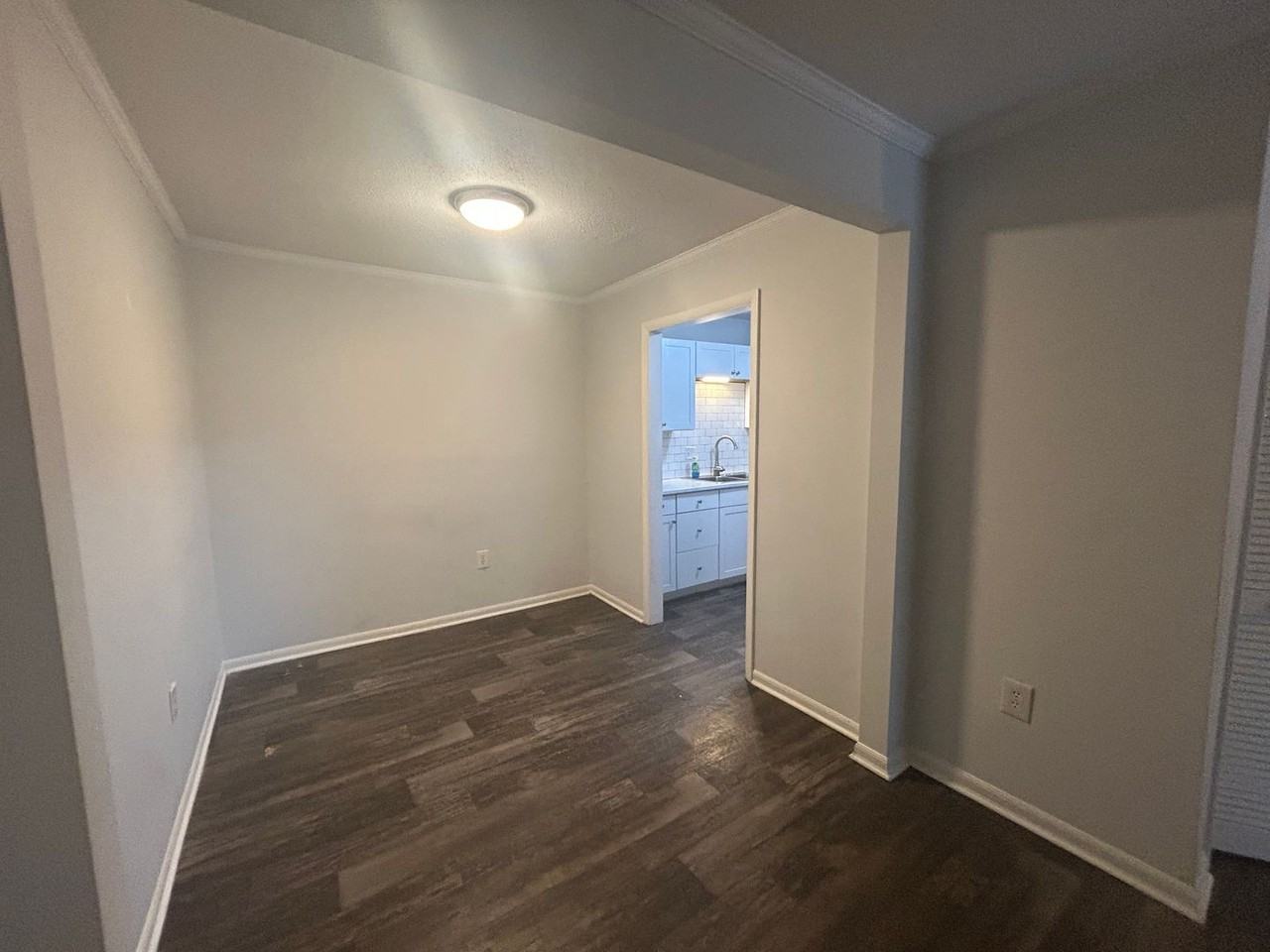 2250 Sunderland Rd #20B - Photo 4 of 8