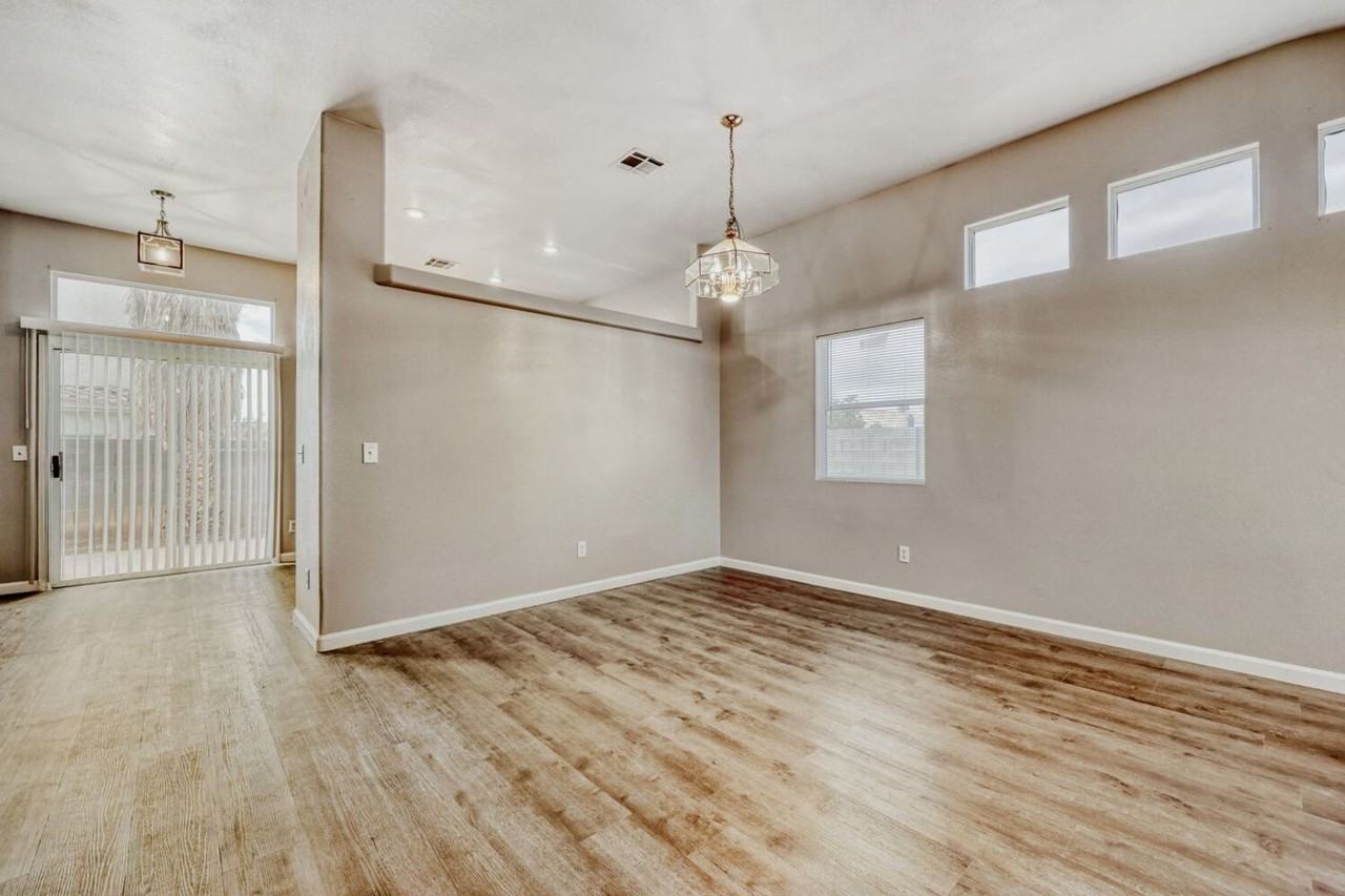 3011 Beaufort Ct - Photo 3 of 16