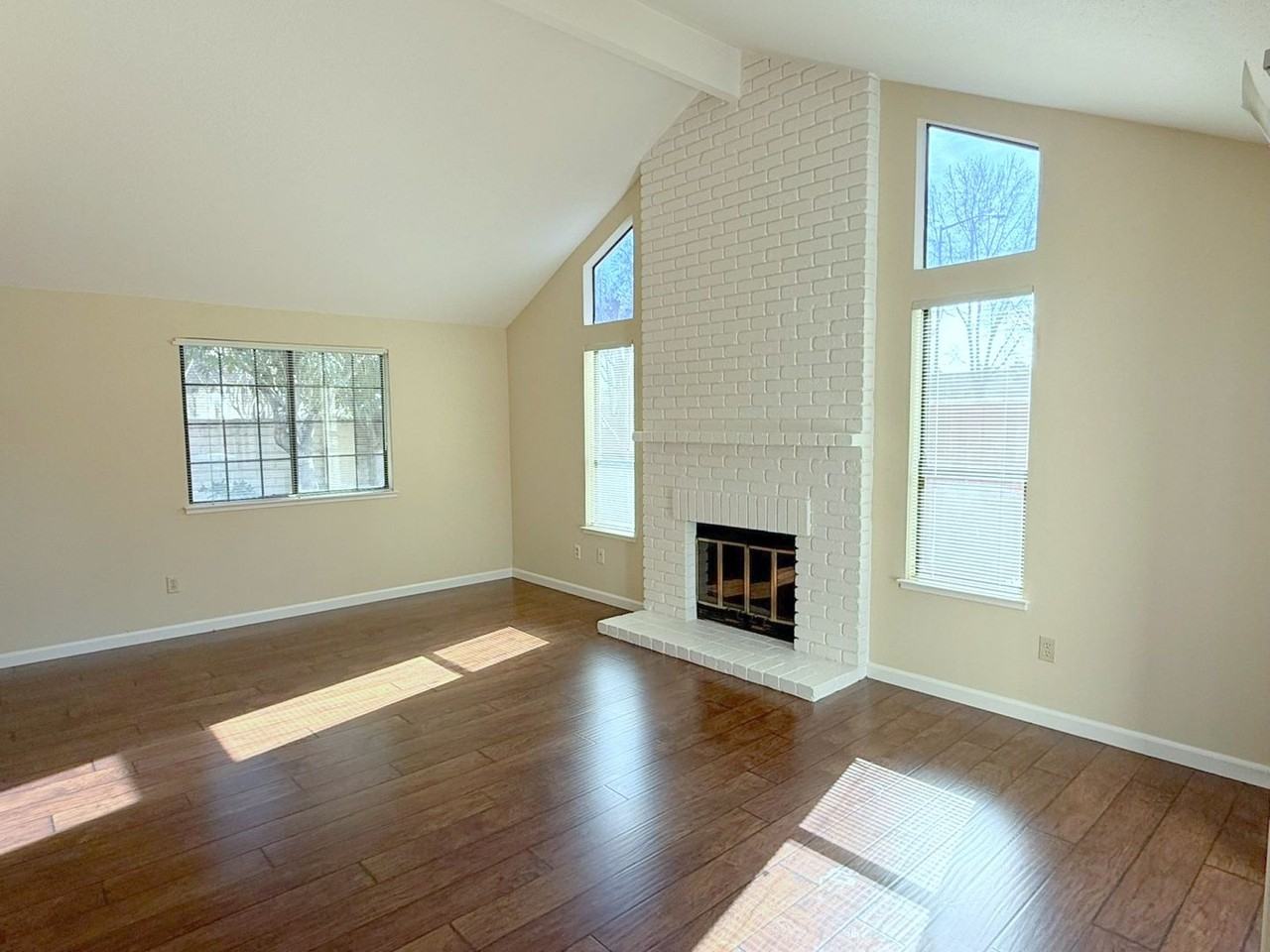 1105 Tiffany Ln - Photo 2 of 29