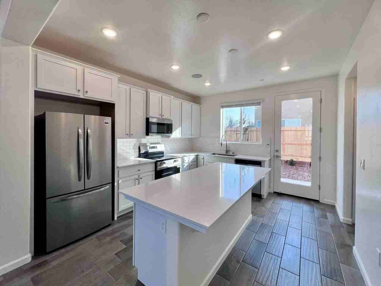 1544 Farmhouse Ln - Photo 2 of 26