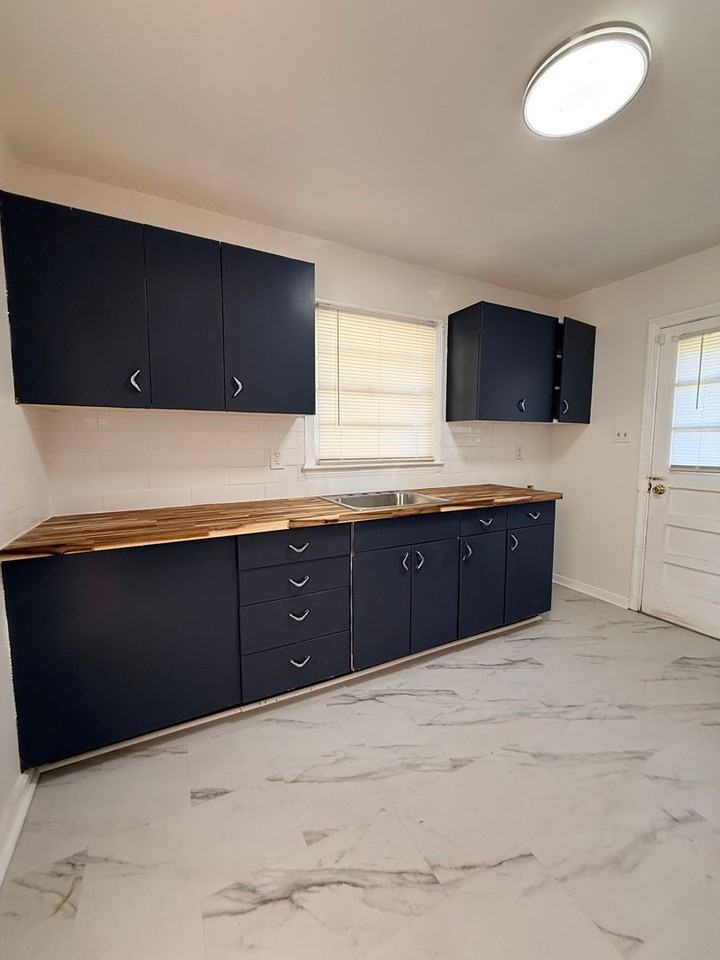 1817 Texas Ct - Photo 7 of 11