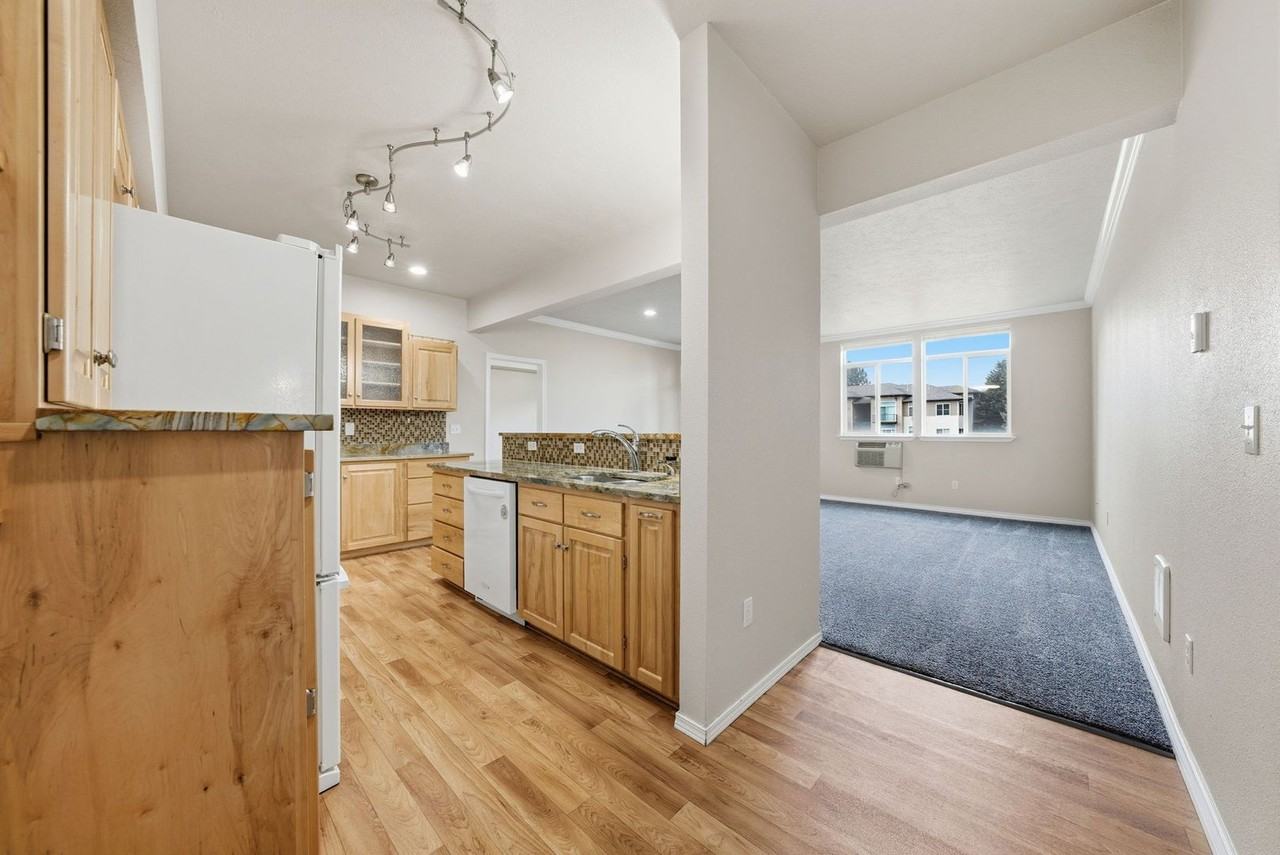 22855 E Country Vista Dr - Photo 3 of 24