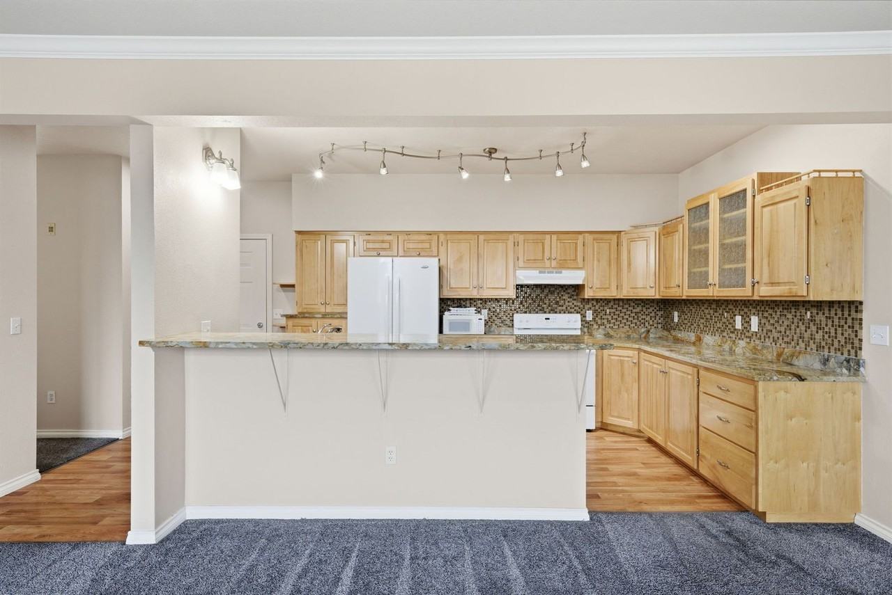 22855 E Country Vista Dr - Photo 7 of 24