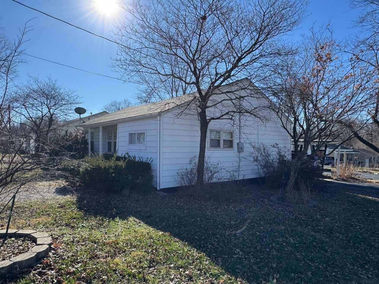 2729 N Delaware Ave - Photo 2 of 10