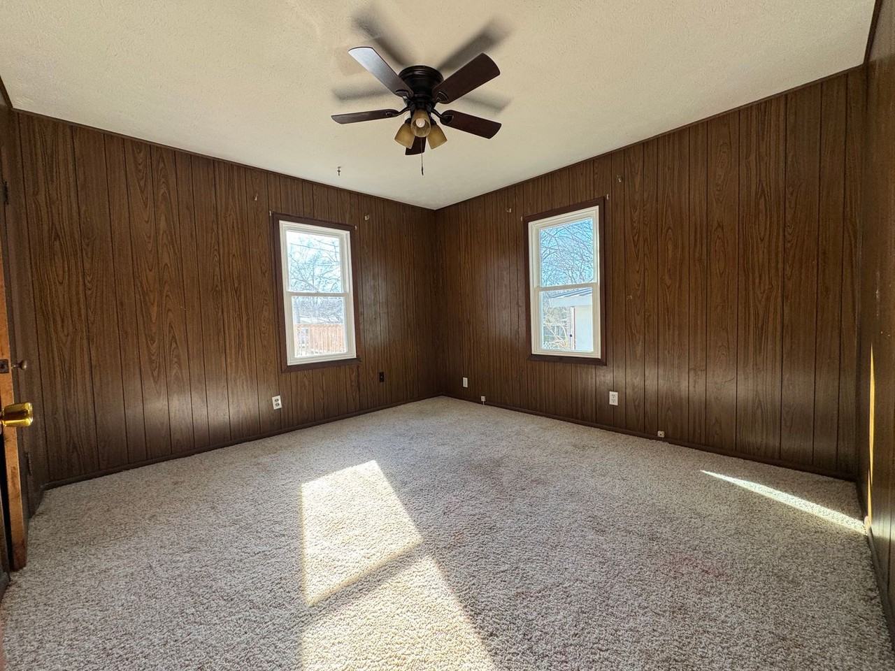 2729 N Delaware Ave - Photo 5 of 10