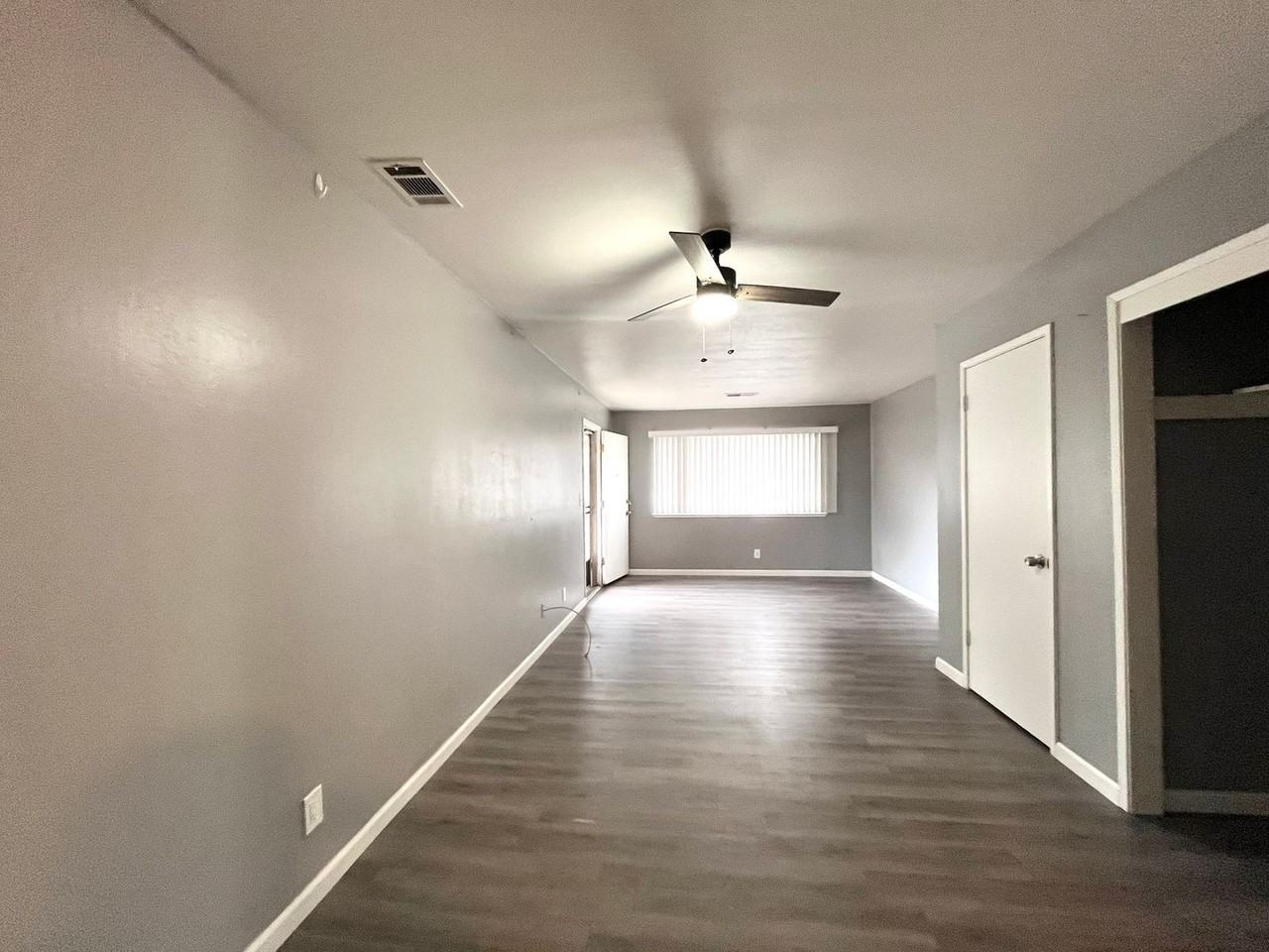 2808 Albany Ave - Photo 6 of 28