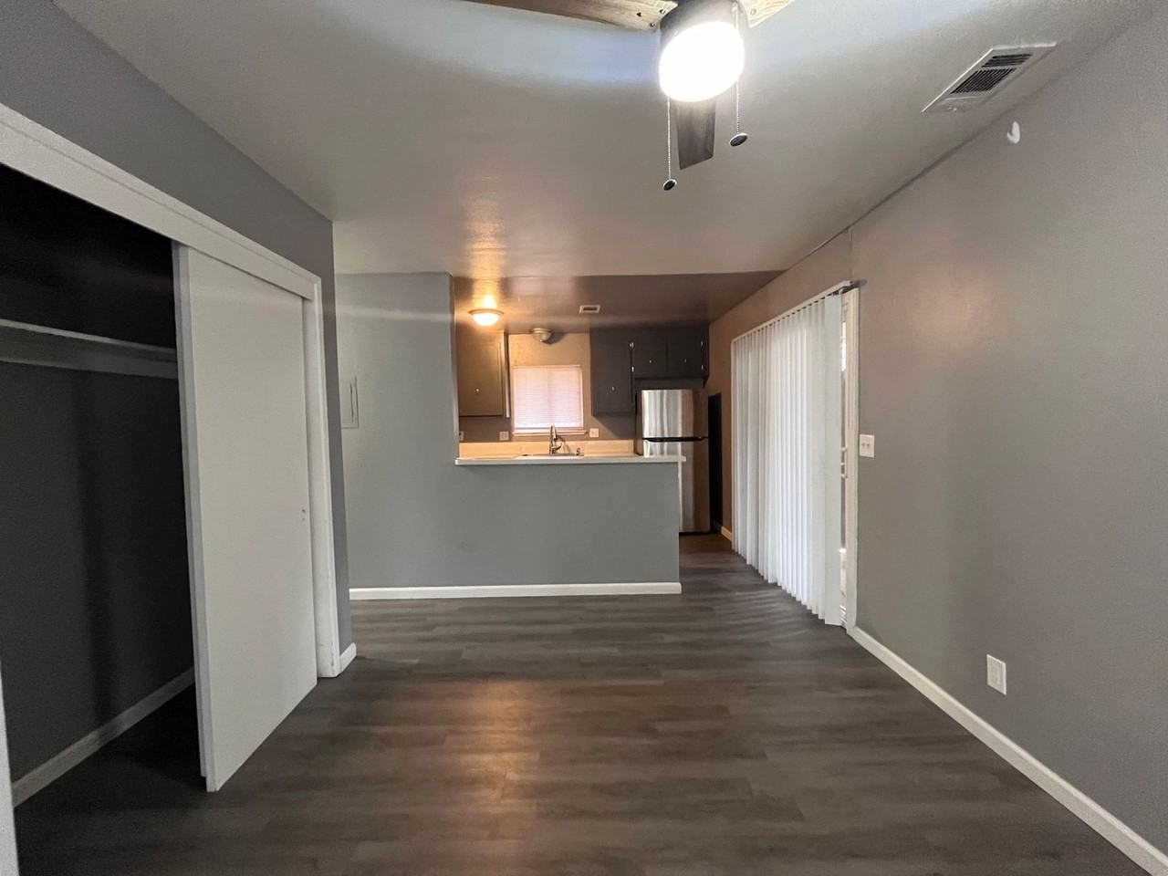 2808 Albany Ave - Photo 7 of 28