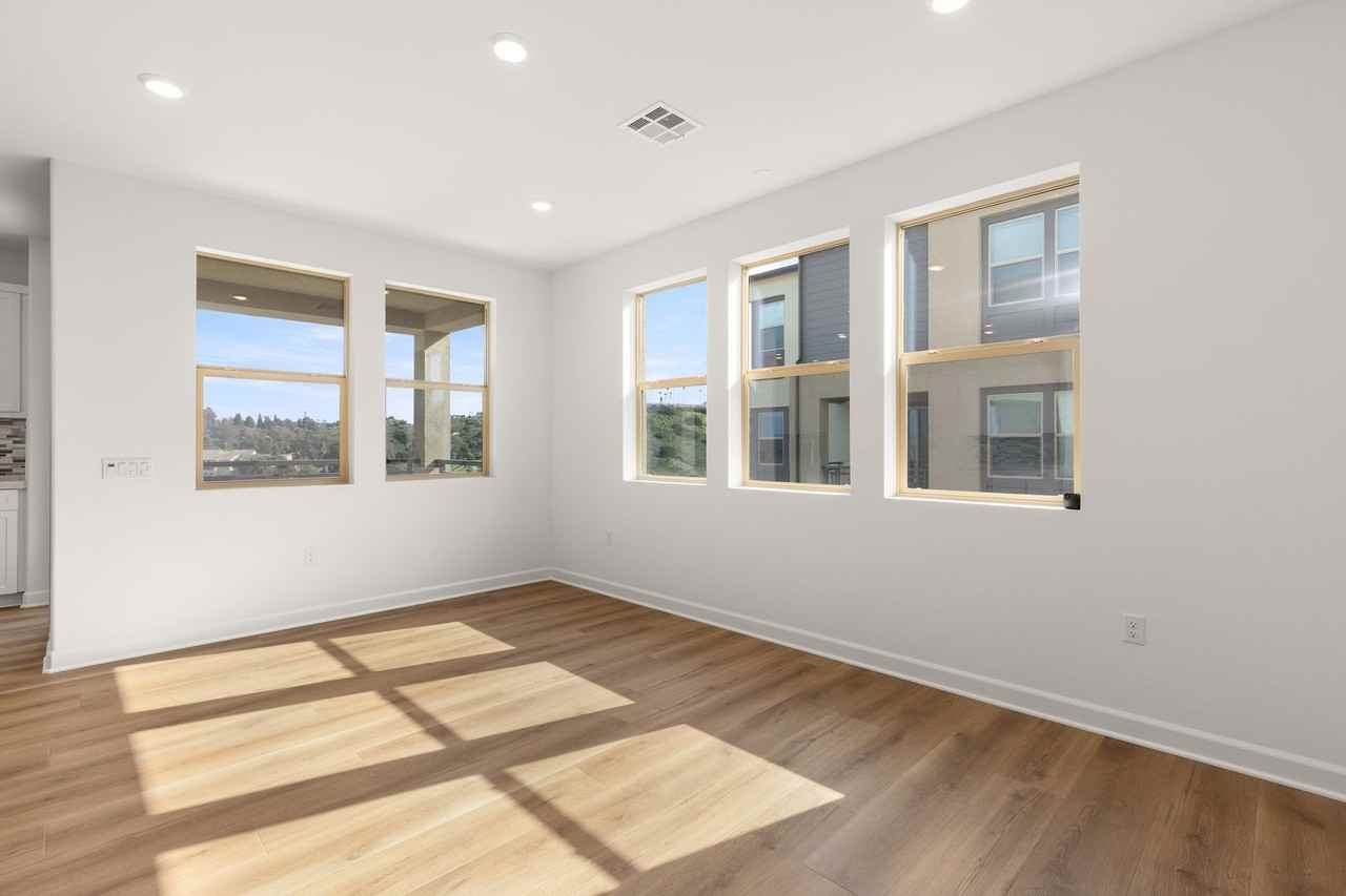 338 Summer Breeze Way - Photo 7 of 49