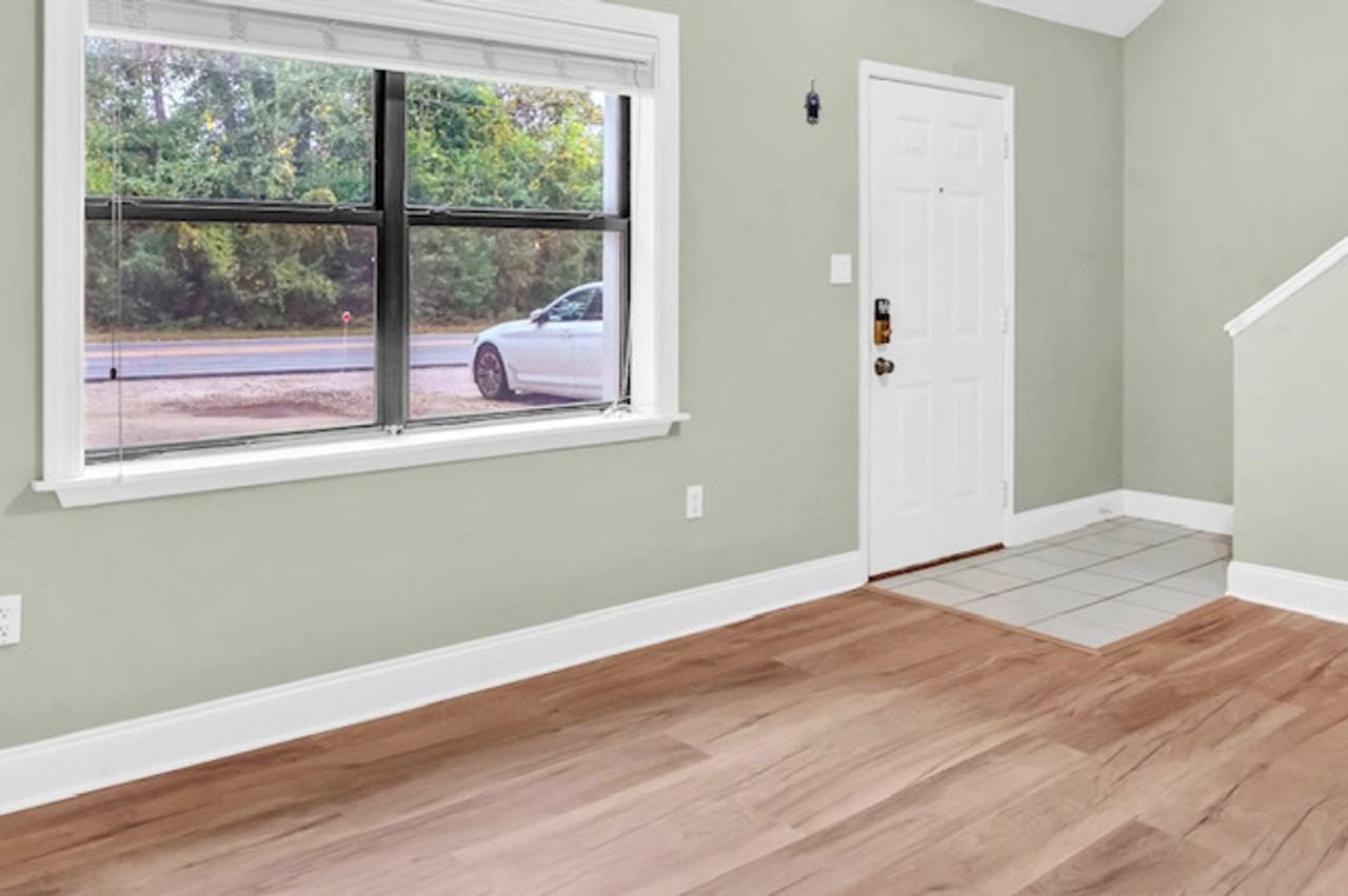 310 Cedar Ave N #E - Photo 3 of 21