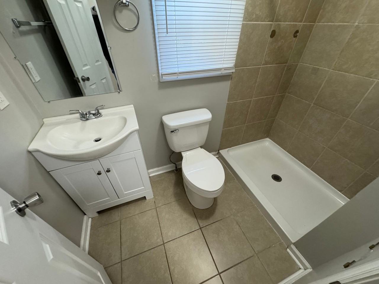 153 2nd St Se - Photo 2 of 6