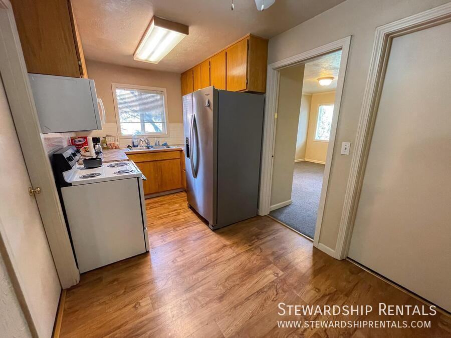 1827 Harris St #216 - Photo 5 of 13