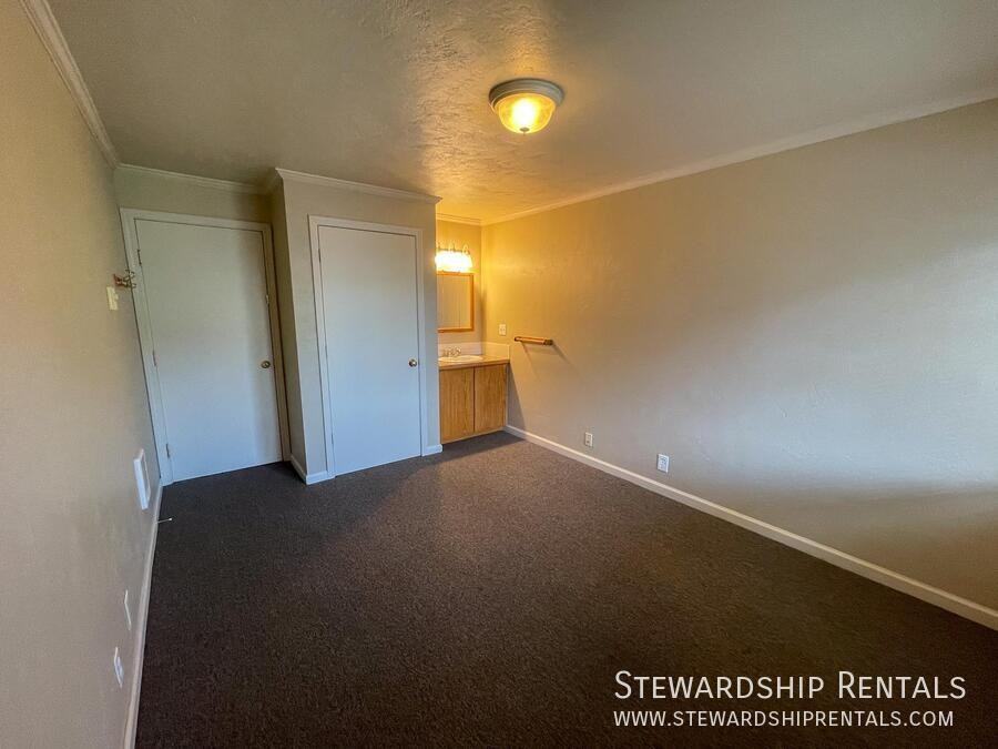 1827 Harris St #216 - Photo 6 of 13