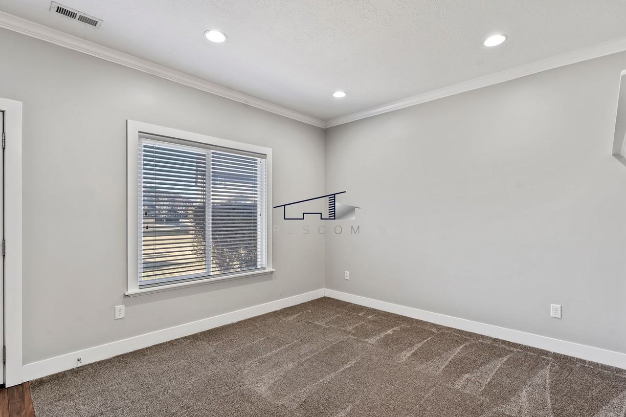 2071 Madie Ln - Photo 3 of 29