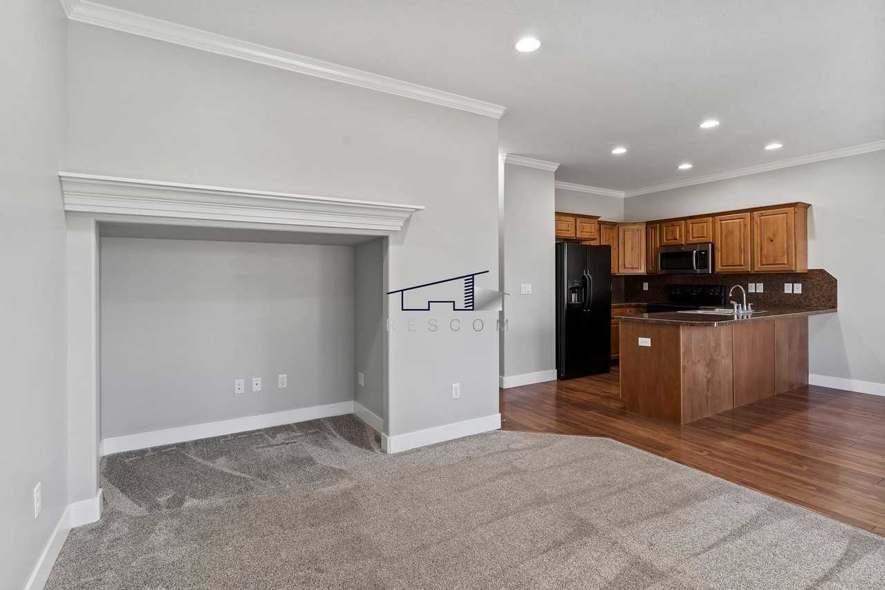 2071 Madie Ln - Photo 4 of 29