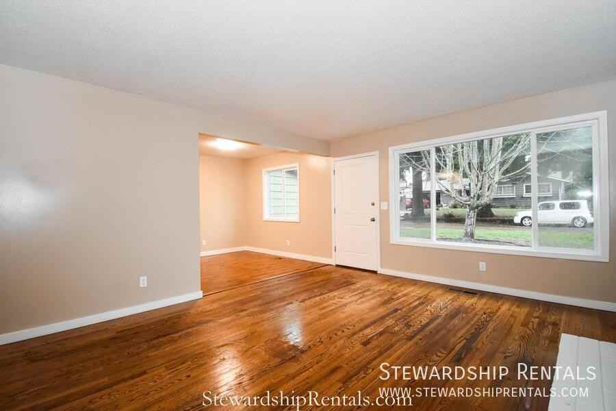 11109 Se 52nd Ave - Photo 4 of 21