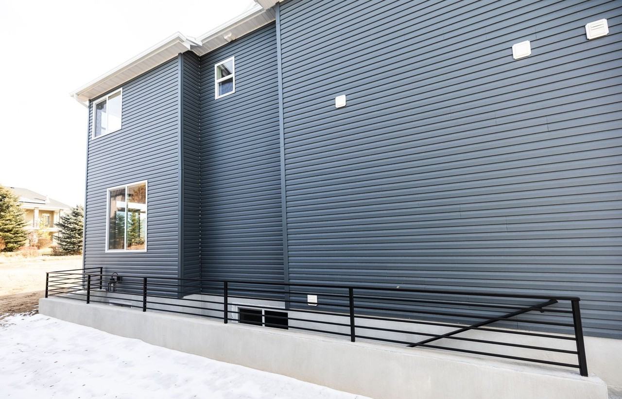 715 Pine Ridge Ln - Photo 3 of 26