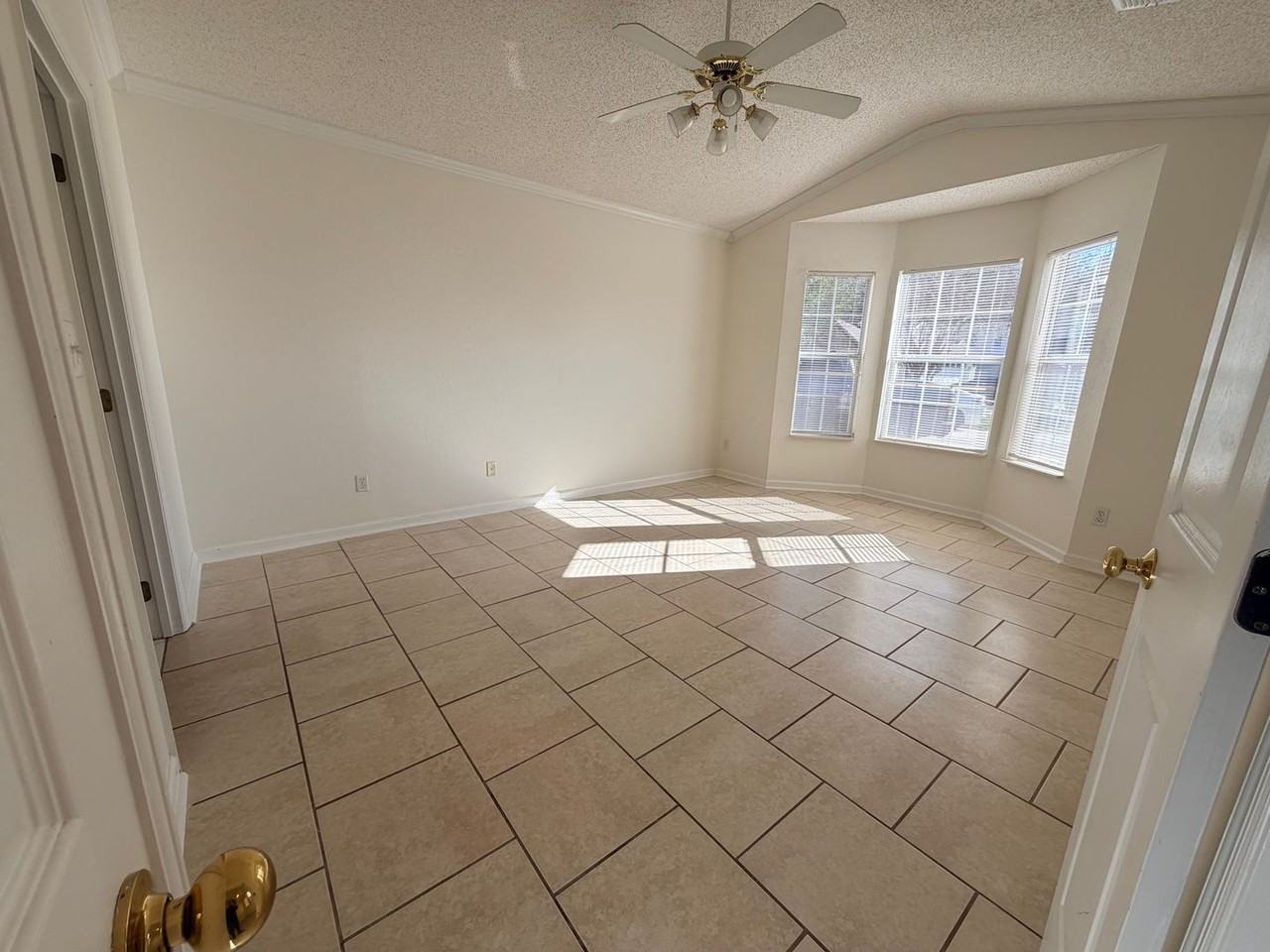 1624 Berry Hill Ct - Photo 4 of 22