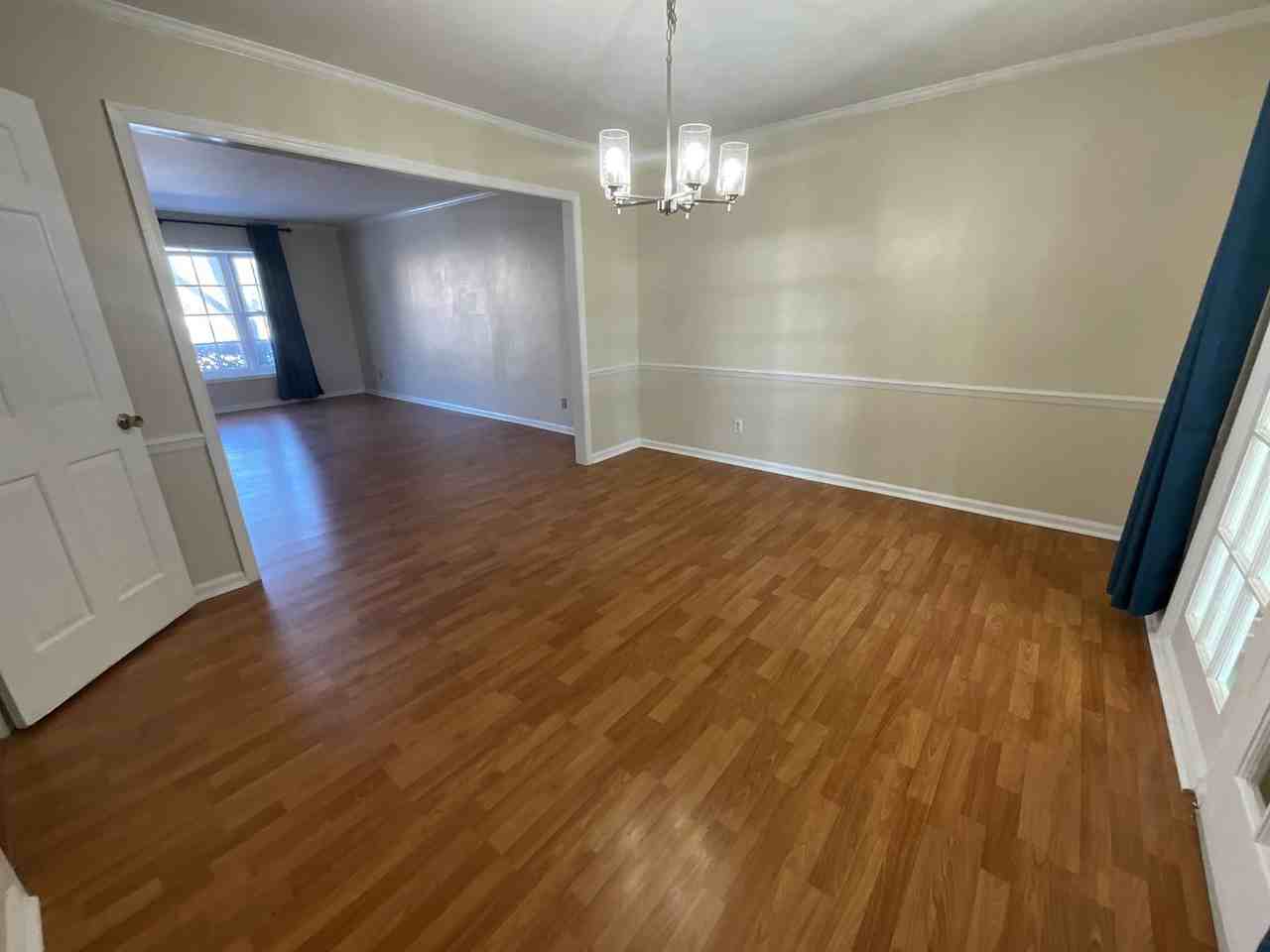 3202 Regents Park Ln Unit E - Photo 4 of 19