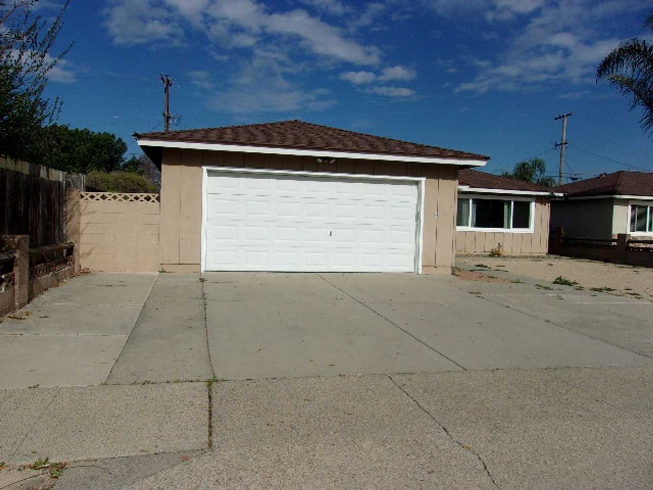 1105 E Lemon Ave - Photo 2 of 12