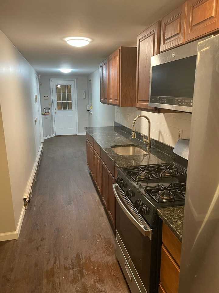 17 Grand St - Photo 3 of 14