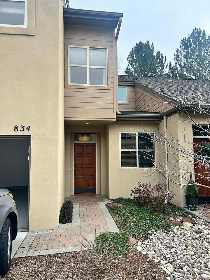 834 E Riverpark Ln - Photo 2 of 4