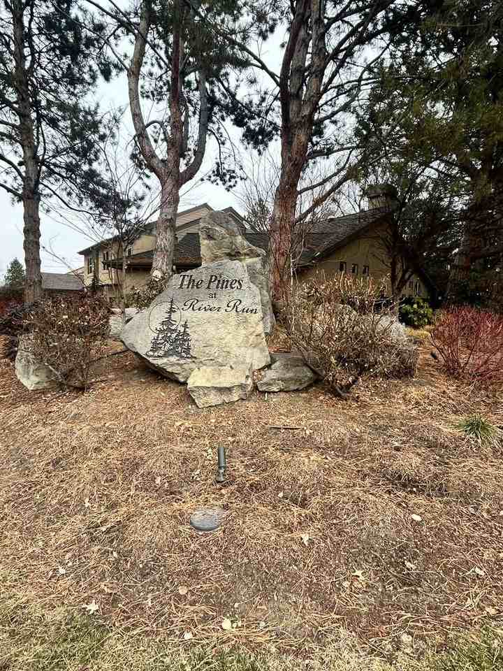 834 E Riverpark Ln - Photo 4 of 4