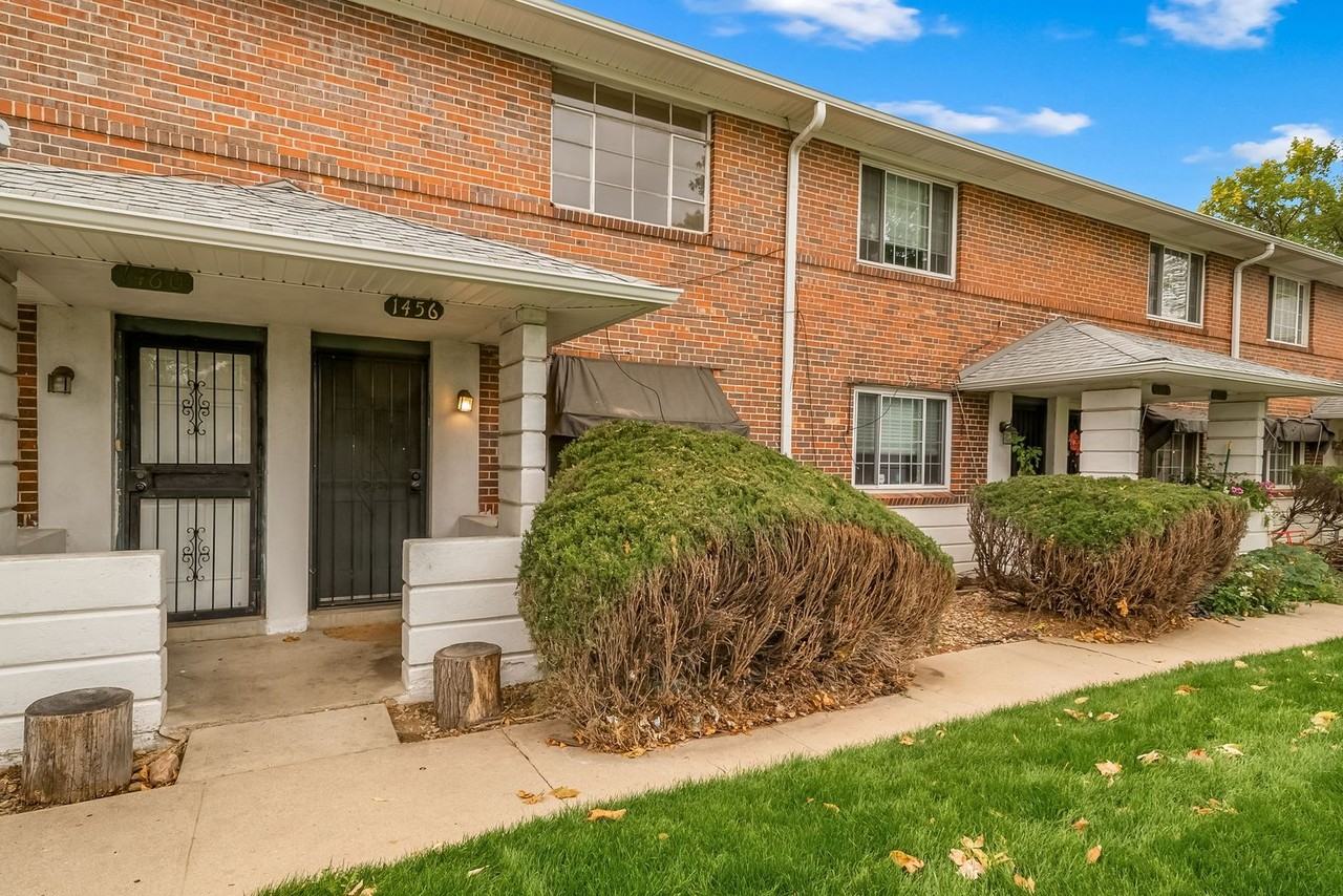 1456 Galena St - Photo 5 of 34