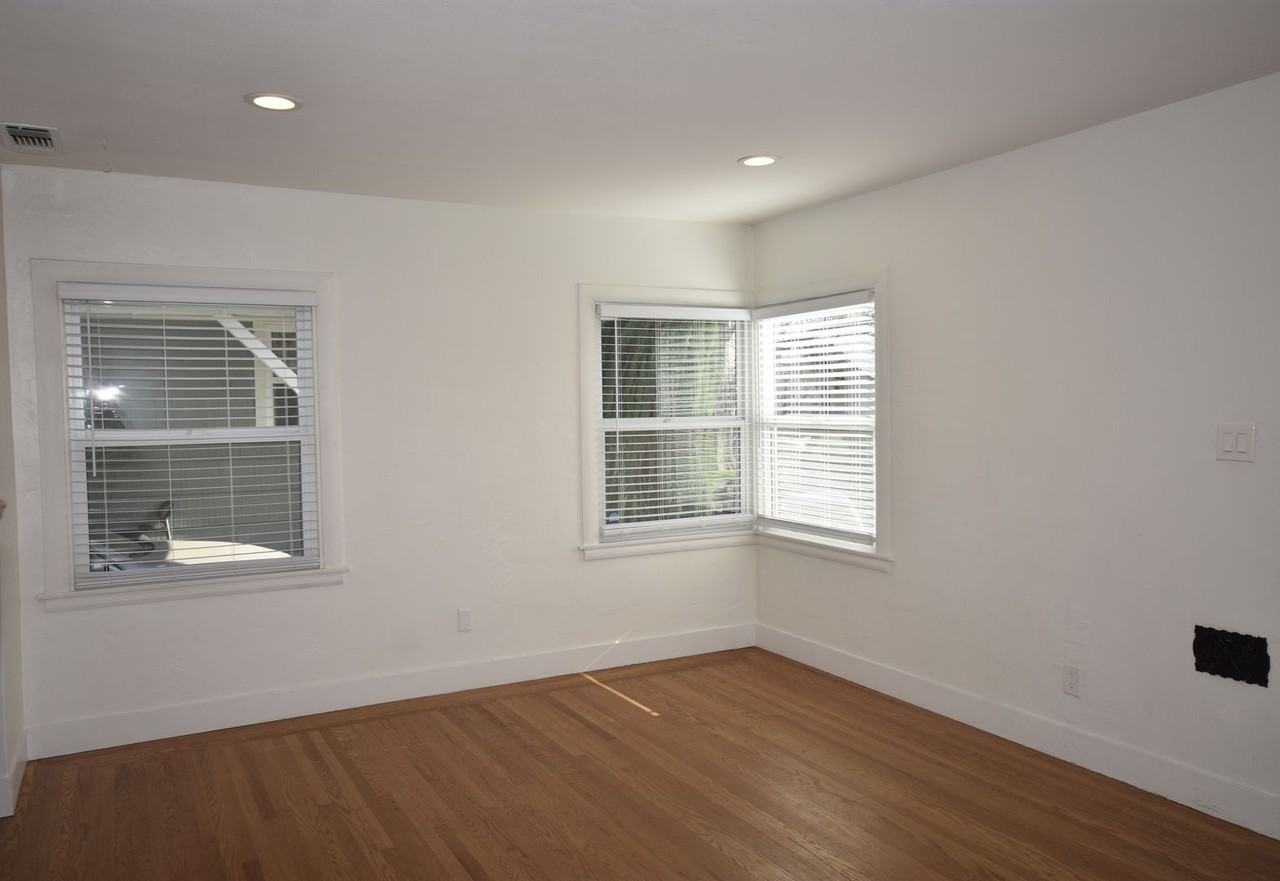 1917 3rd Ave - Photo 3 of 21