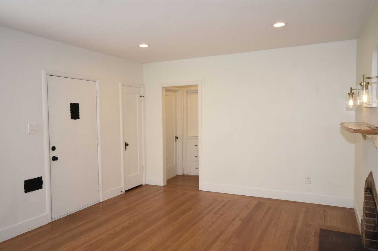 1917 3rd Ave - Photo 4 of 21