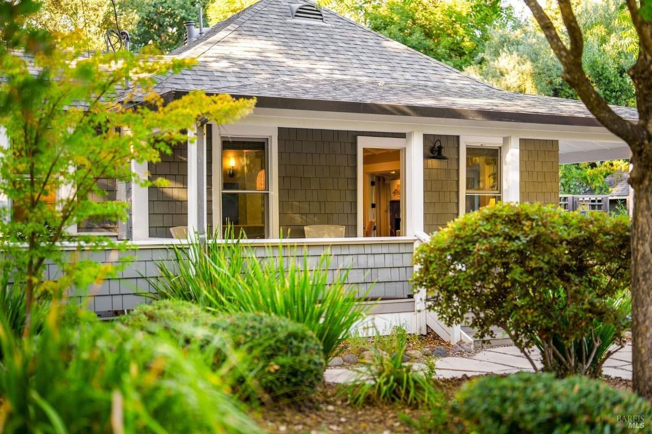 1610 Myrtle St - Photo 3 of 41